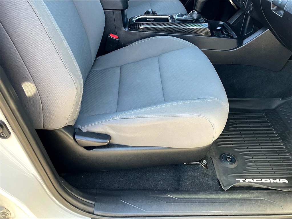 2020 Toyota Tacoma SR photo 32