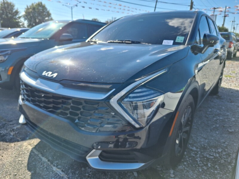 2024 Kia Sportage EX's photo