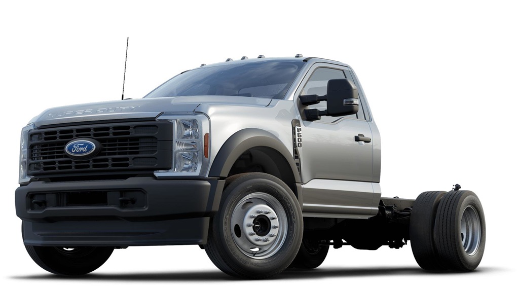 2024 Ford F-600 photo 2