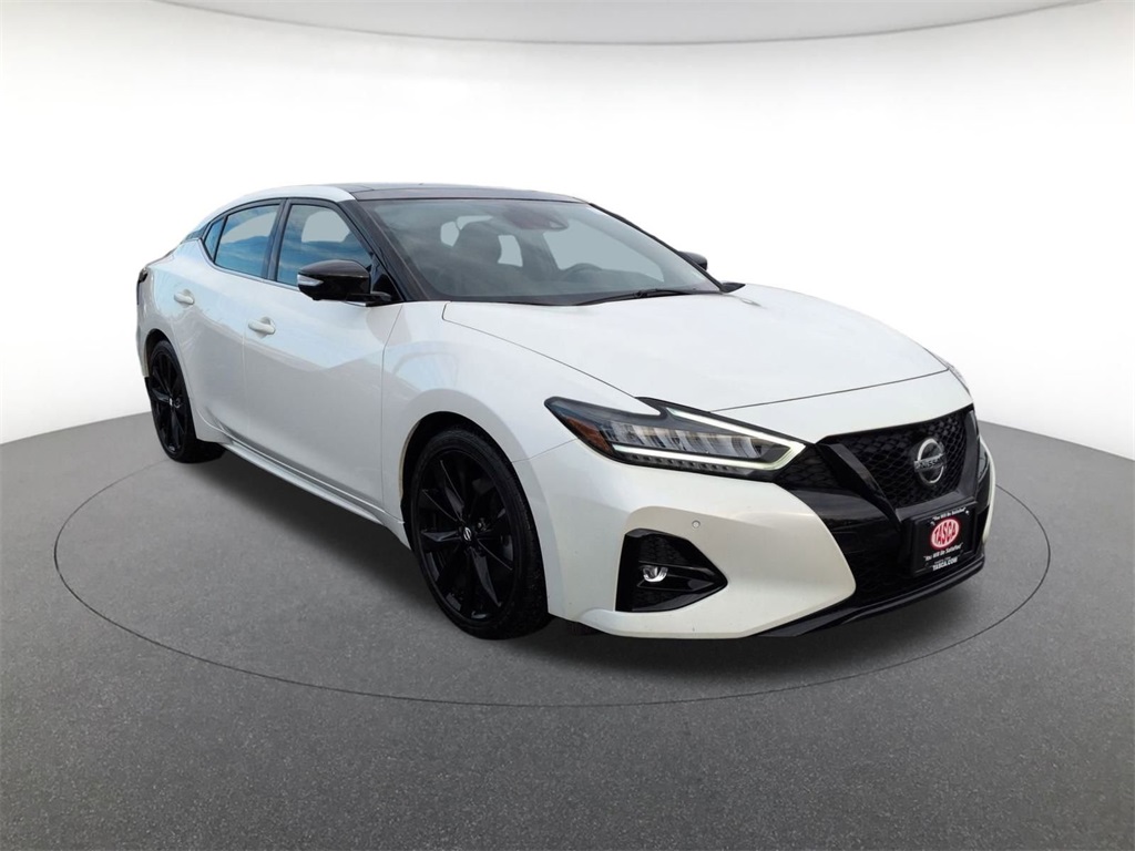 2022 Nissan Maxima SR's photo