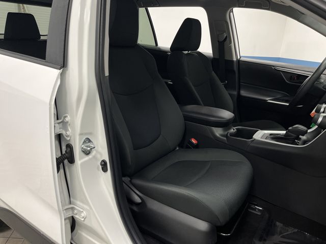 2023 Toyota RAV4 LE photo 12