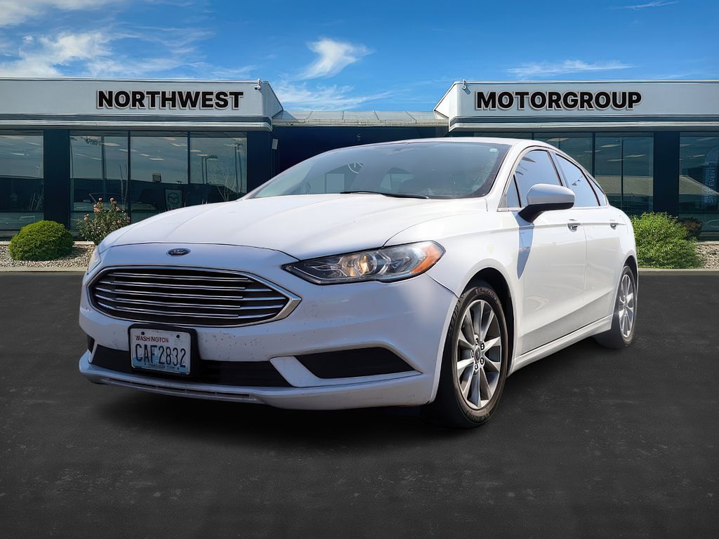 2017 Ford Fusion SE photo 3