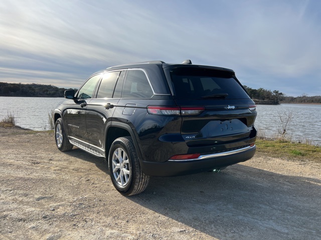 2023 Jeep Grand Cherokee Limited photo 3
