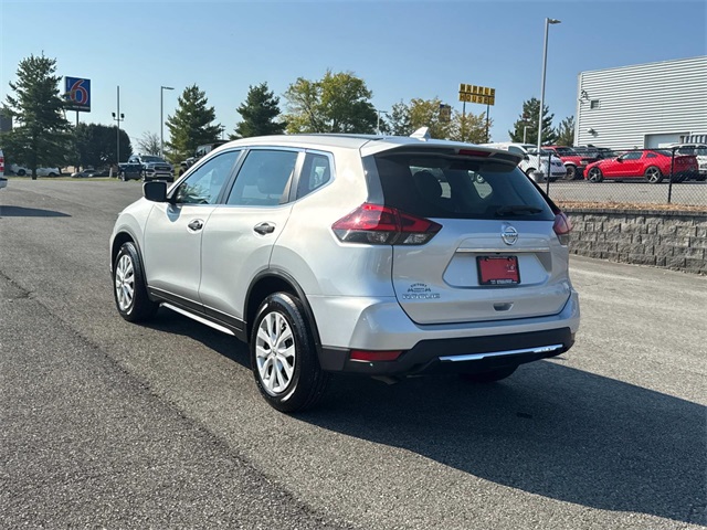 2019 Nissan Rogue S photo 2
