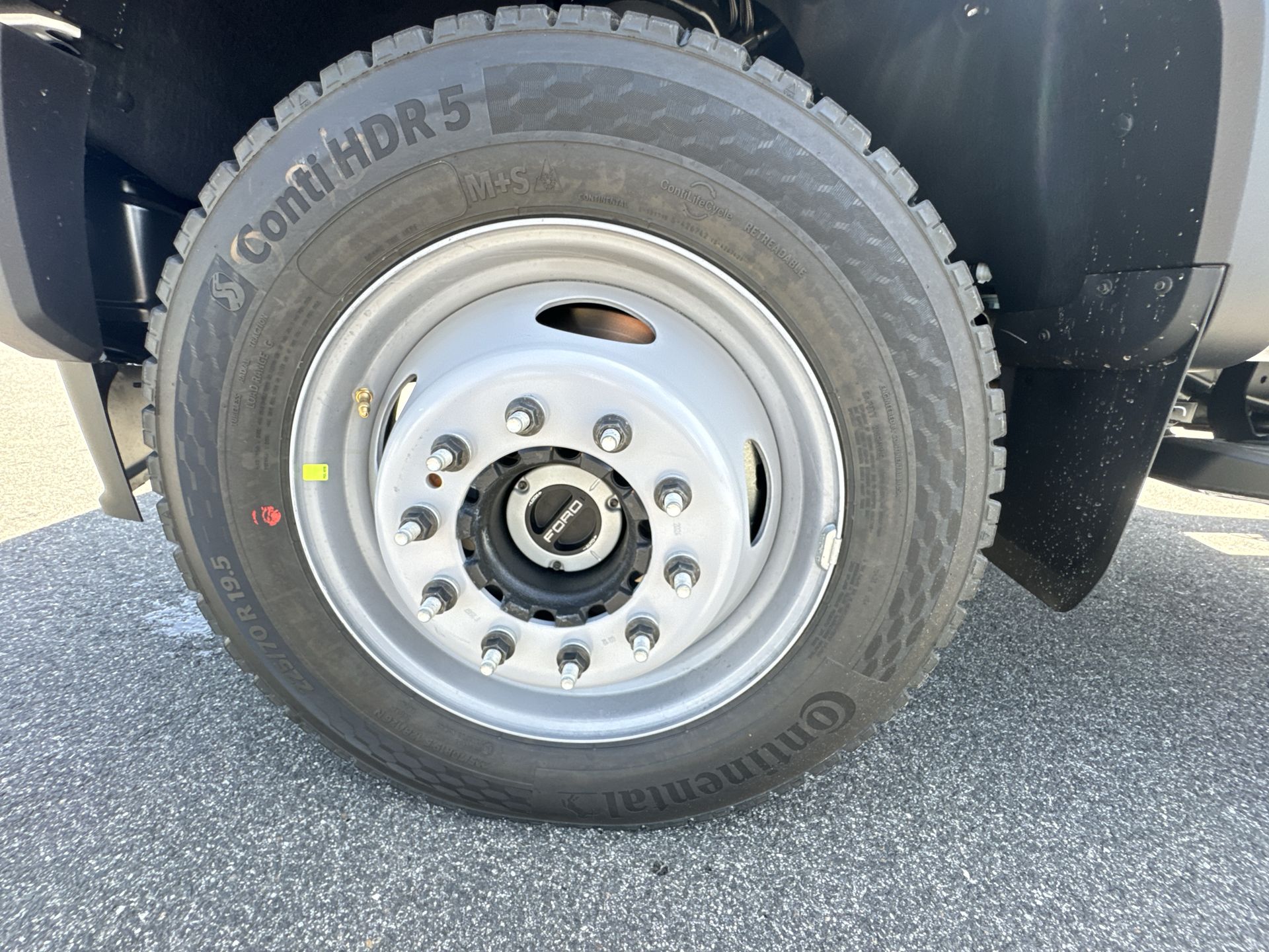 2024 Ford F-550 XL photo 2