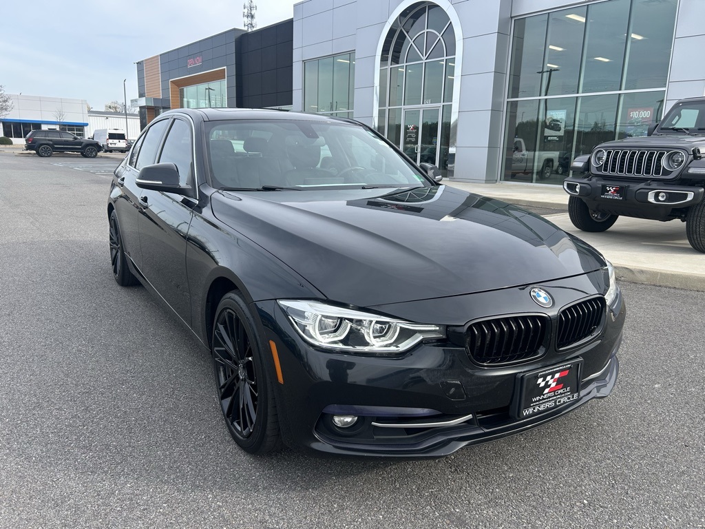 2018 BMW 3 Series 330i's photo