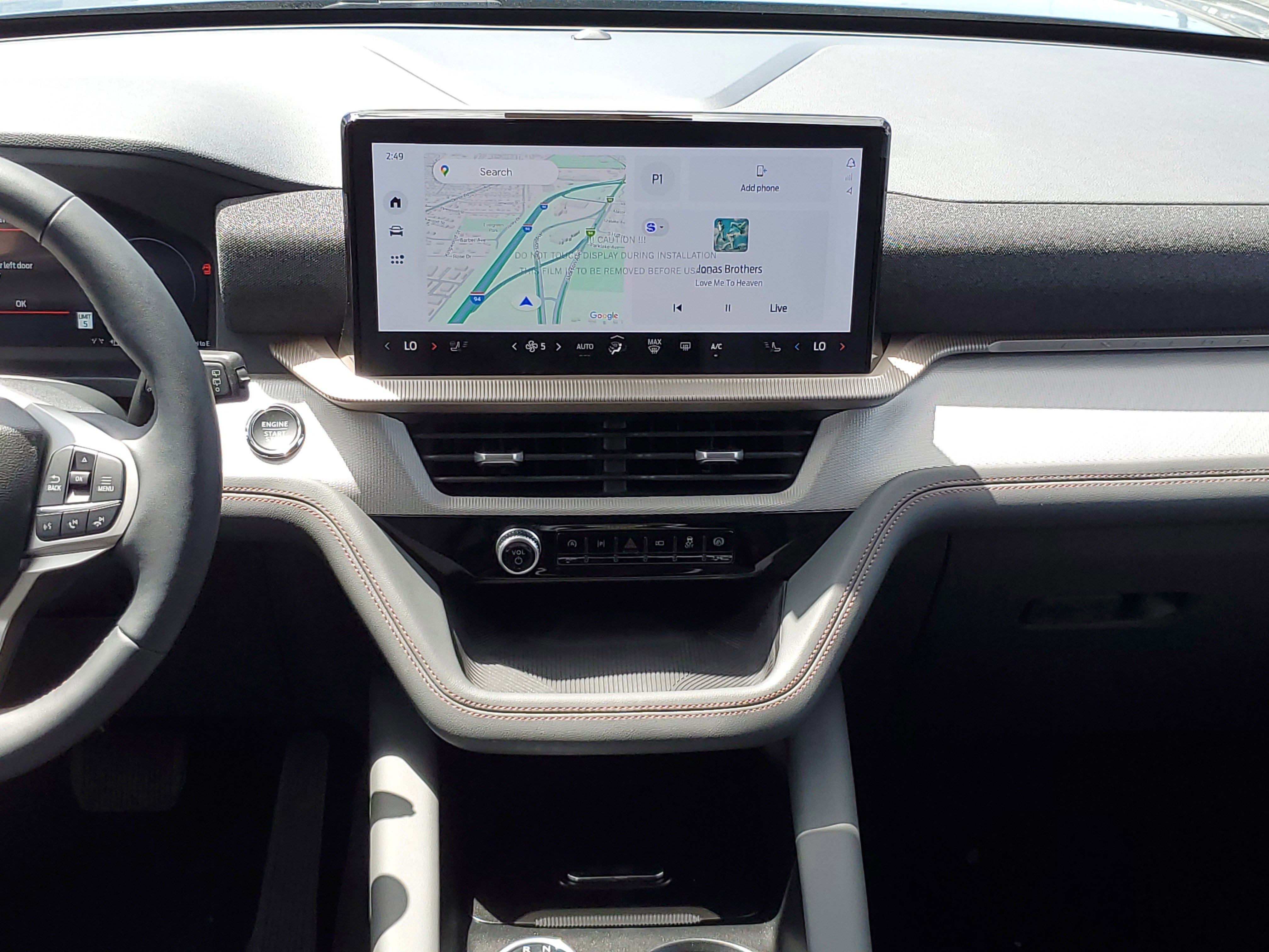 2025 Ford Explorer photo 9