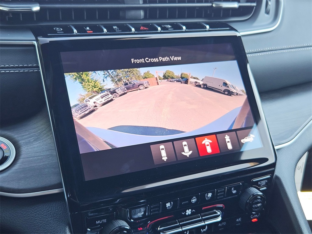 2025 Jeep Grand Cherokee Limited photo 23