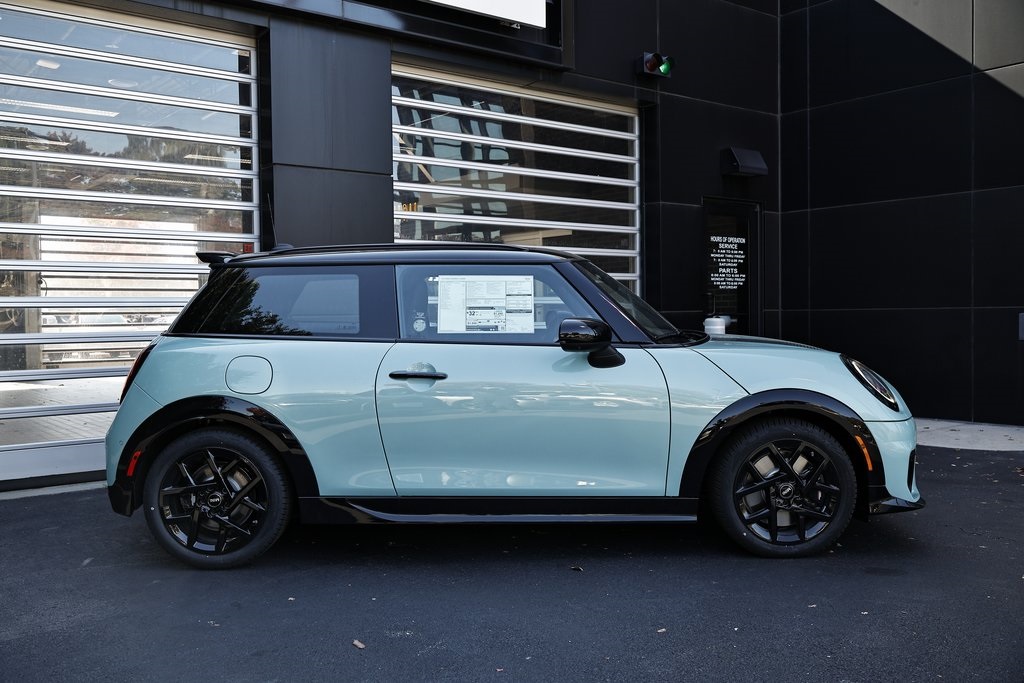 2026 Mini Cooper 2 Door Hardtop Iconic photo 2