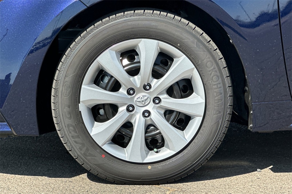 2025 Toyota Corolla LE photo 22