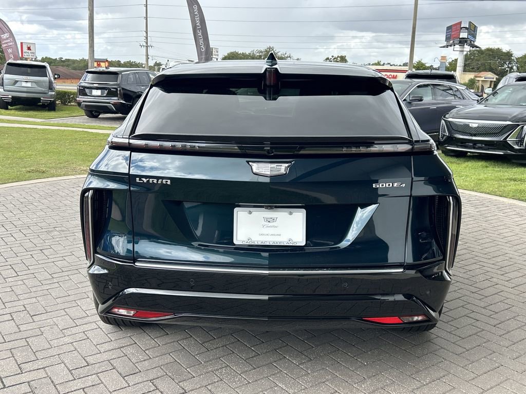 2026 Cadillac Lyriq Luxury photo 4