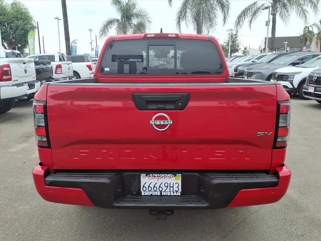 2022 Nissan Frontier SV photo 2