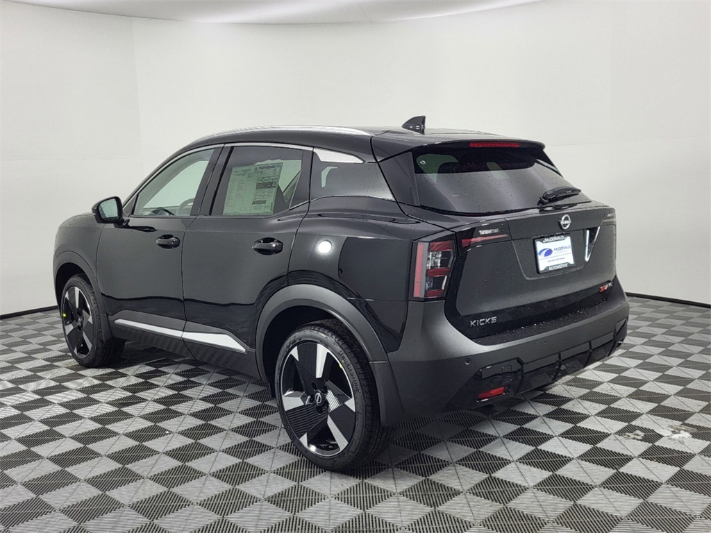 2025 Nissan Kicks SR photo 3