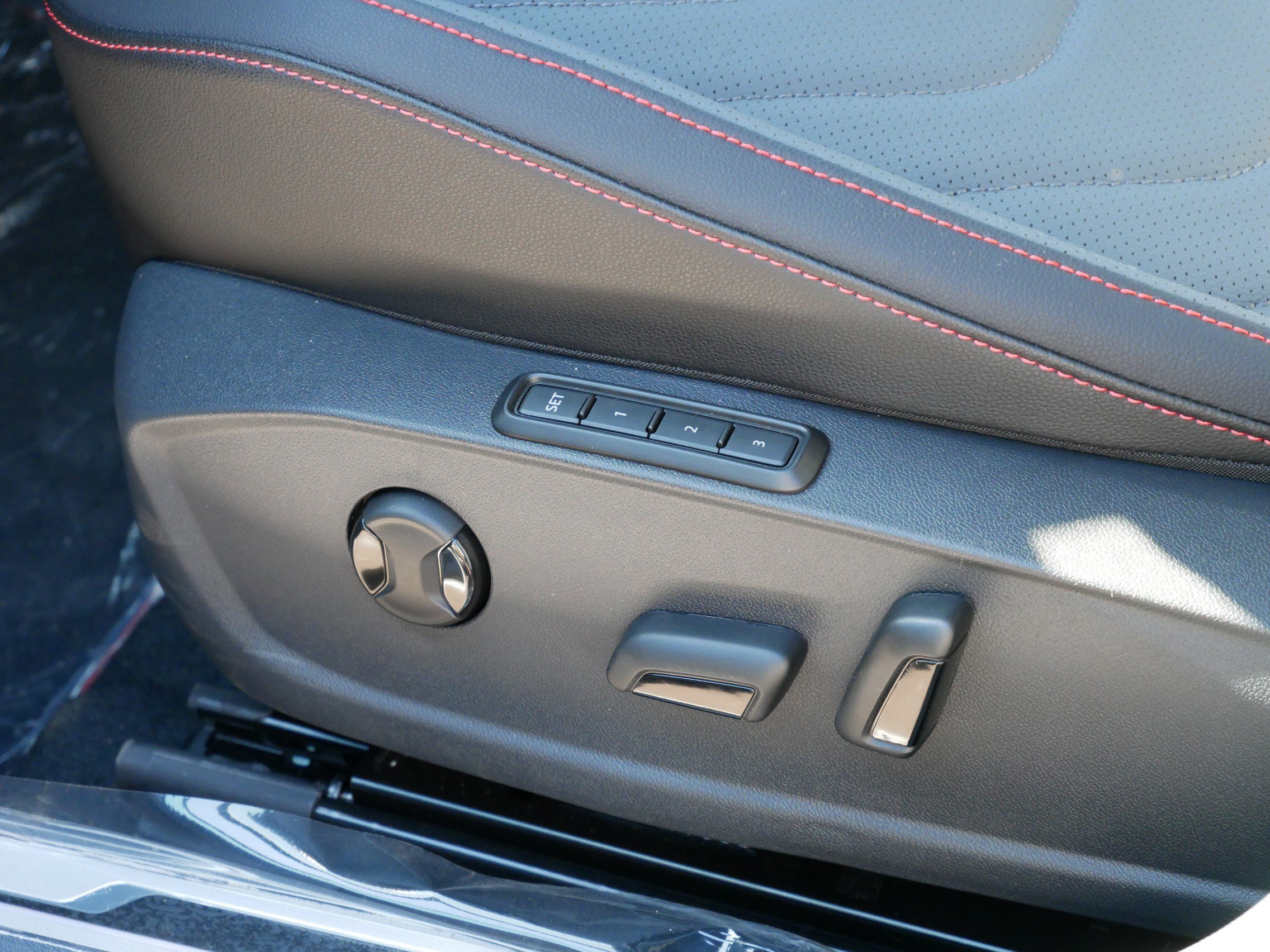 2025 Volkswagen Jetta GLI Autobahn photo 5