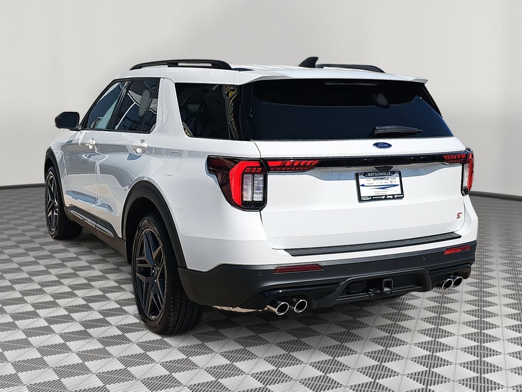 2025 Ford Explorer ST photo 3