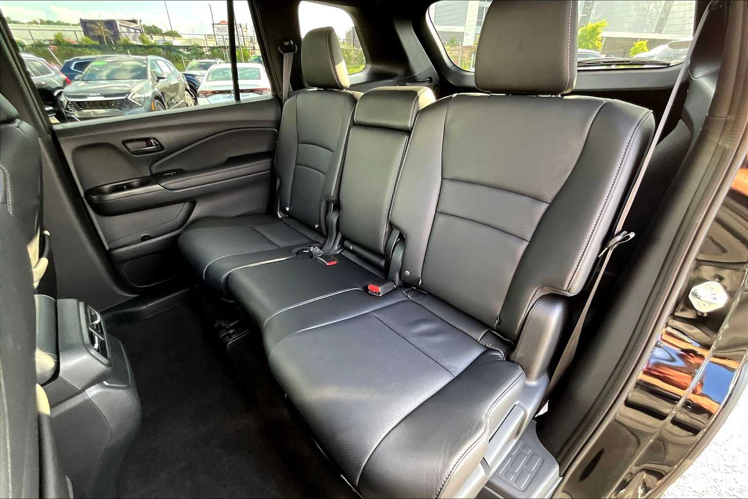 2025 Honda Passport EX-L photo 17