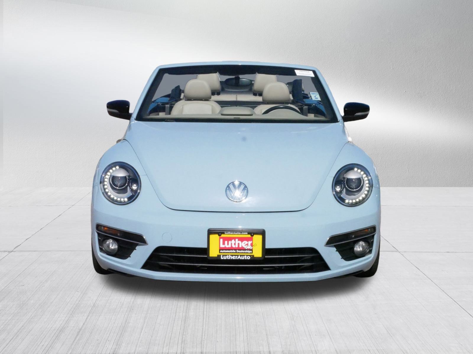 2014 Volkswagen Beetle Convertible R-Line photo 2