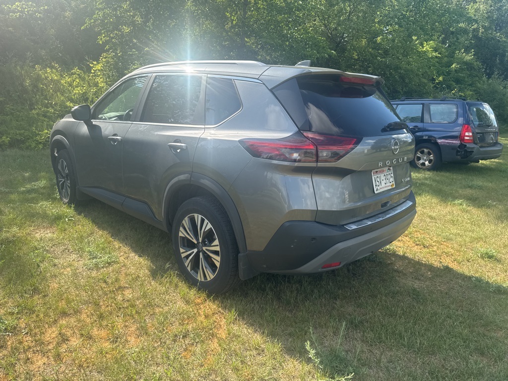 2023 Nissan Rogue SV photo 4