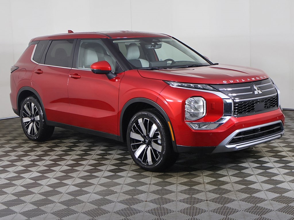 2025 Mitsubishi Outlander SE photo 2