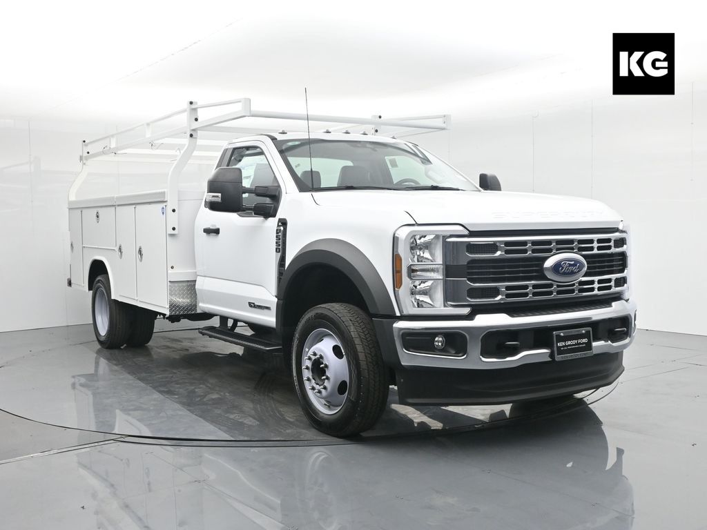 2025 Ford F-550 Super Duty Chassis Cab XL's photo
