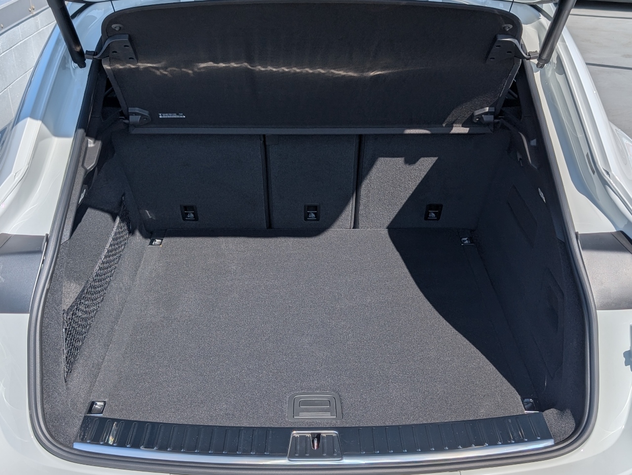 2025 Porsche Cayenne photo 12