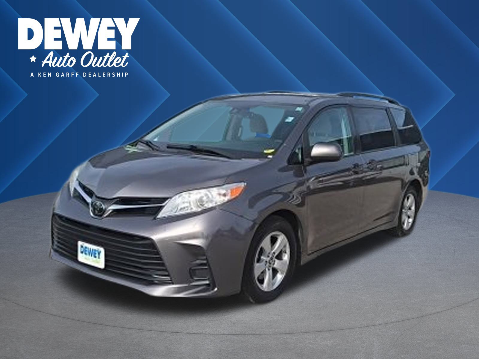 2020 Toyota Sienna LE's photo