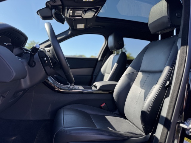 2024 Land Rover Range Rover Velar SE photo 14