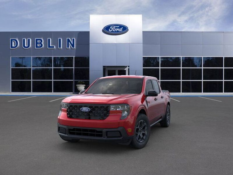 2025 Ford Maverick XLT photo 2