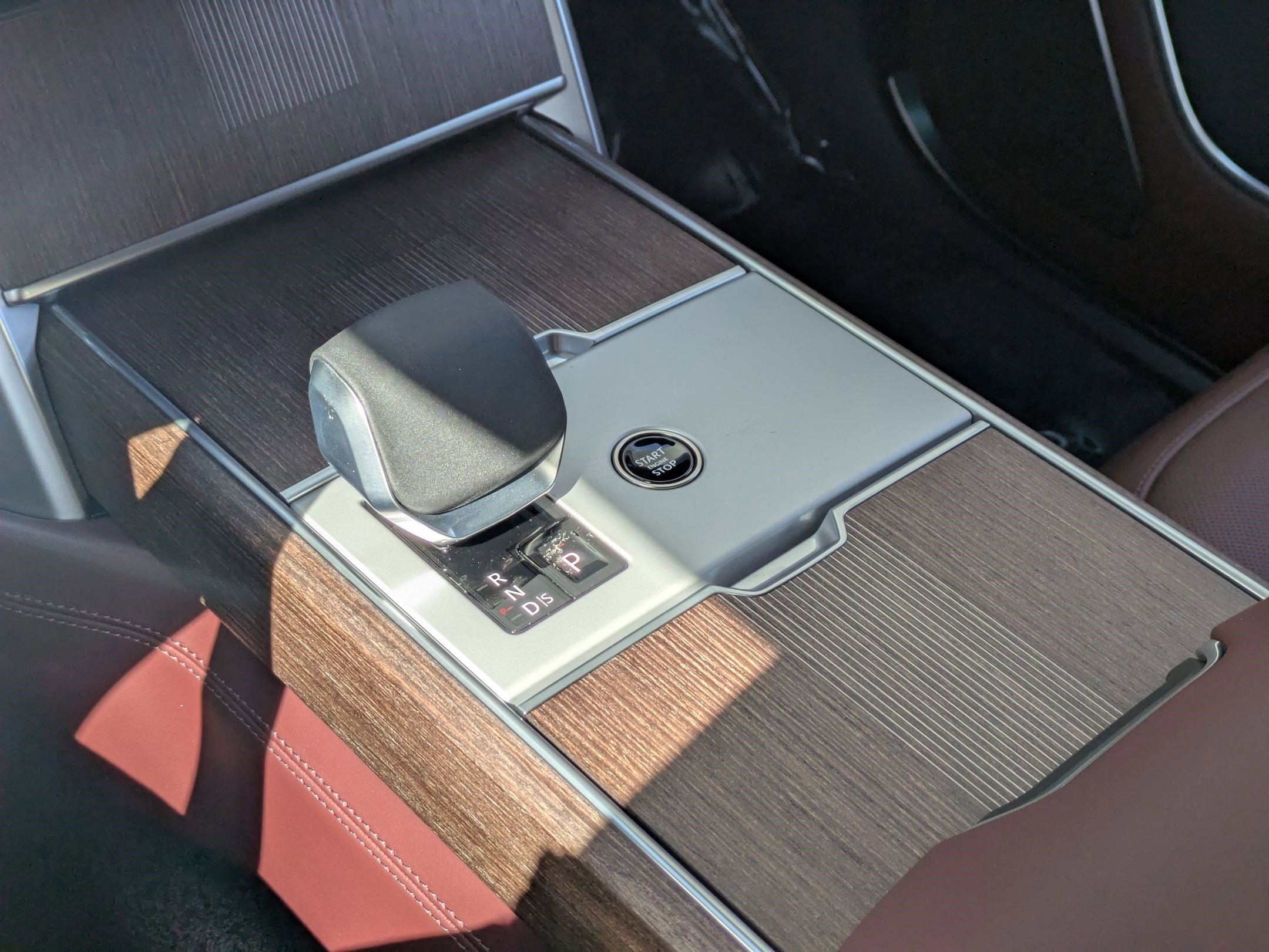 2025 Land Rover Range Rover Autobiography photo 14