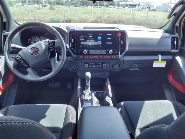 2025 Nissan Frontier PRO-X photo 3