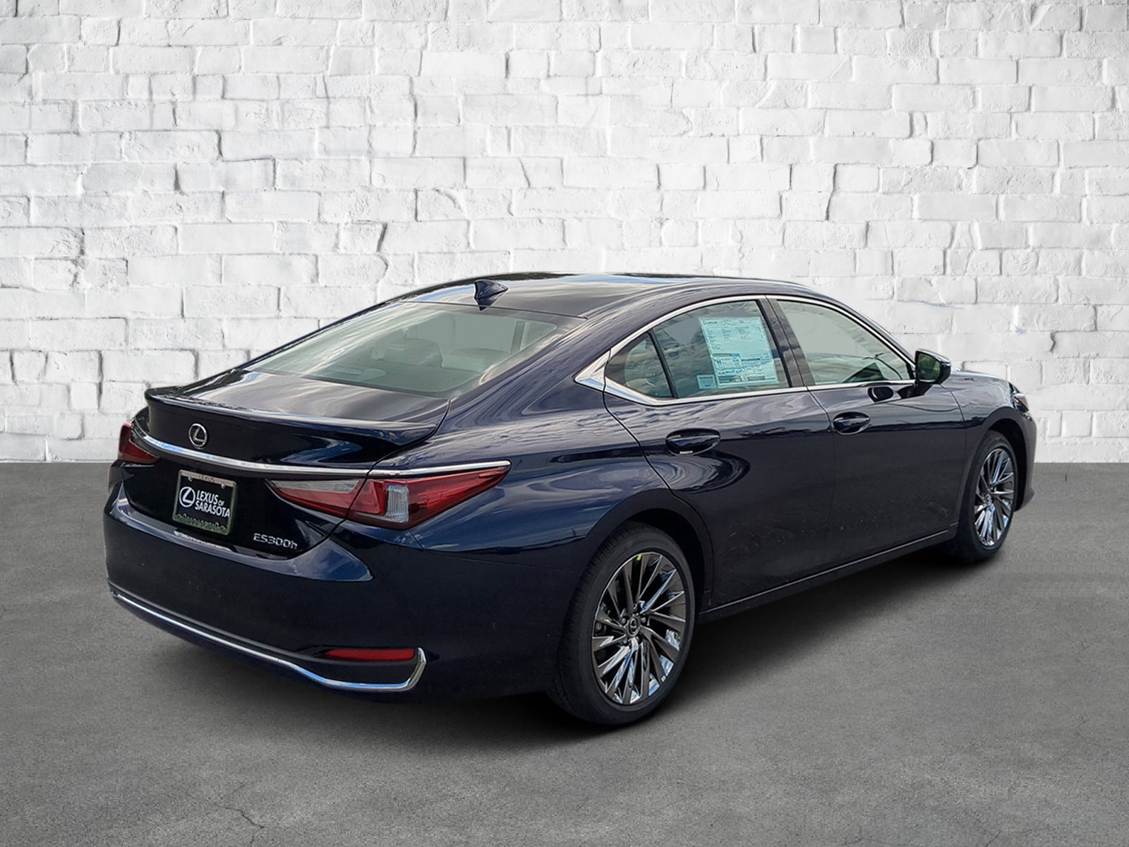 2025 Lexus ES 300h Luxury photo 4