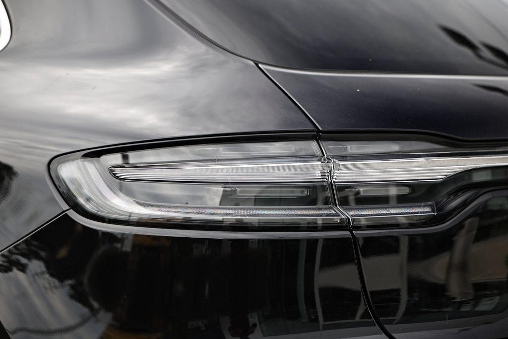 2024 Porsche Macan T photo 13