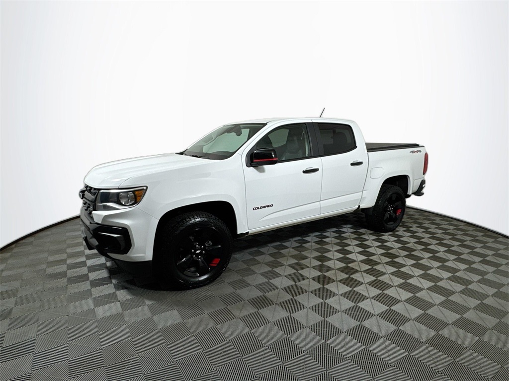 2021 Chevrolet Colorado LT photo 2