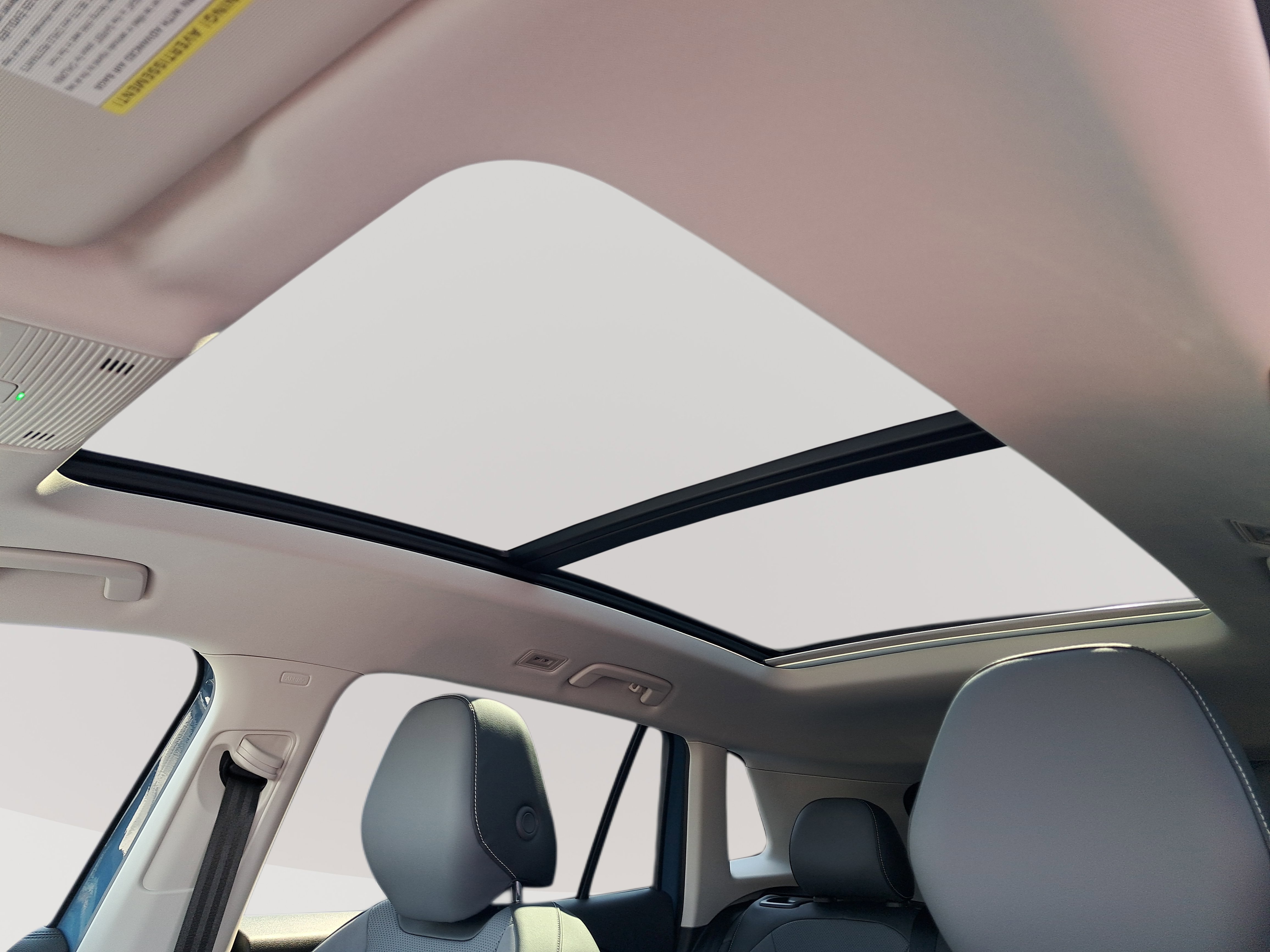 2025 Volkswagen Tiguan SE photo 4