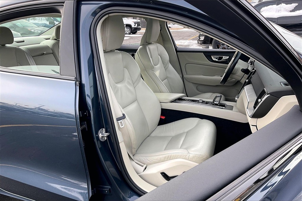 2024 VOLVO S60 - Image 5