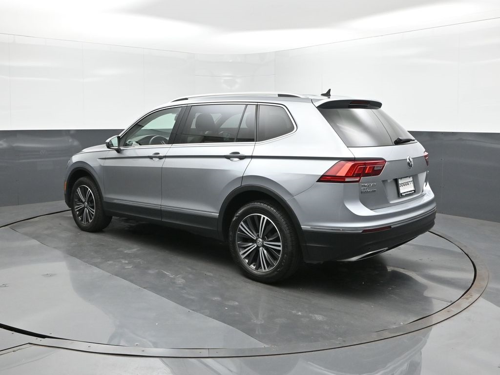 2019 Volkswagen Tiguan SEL photo 5