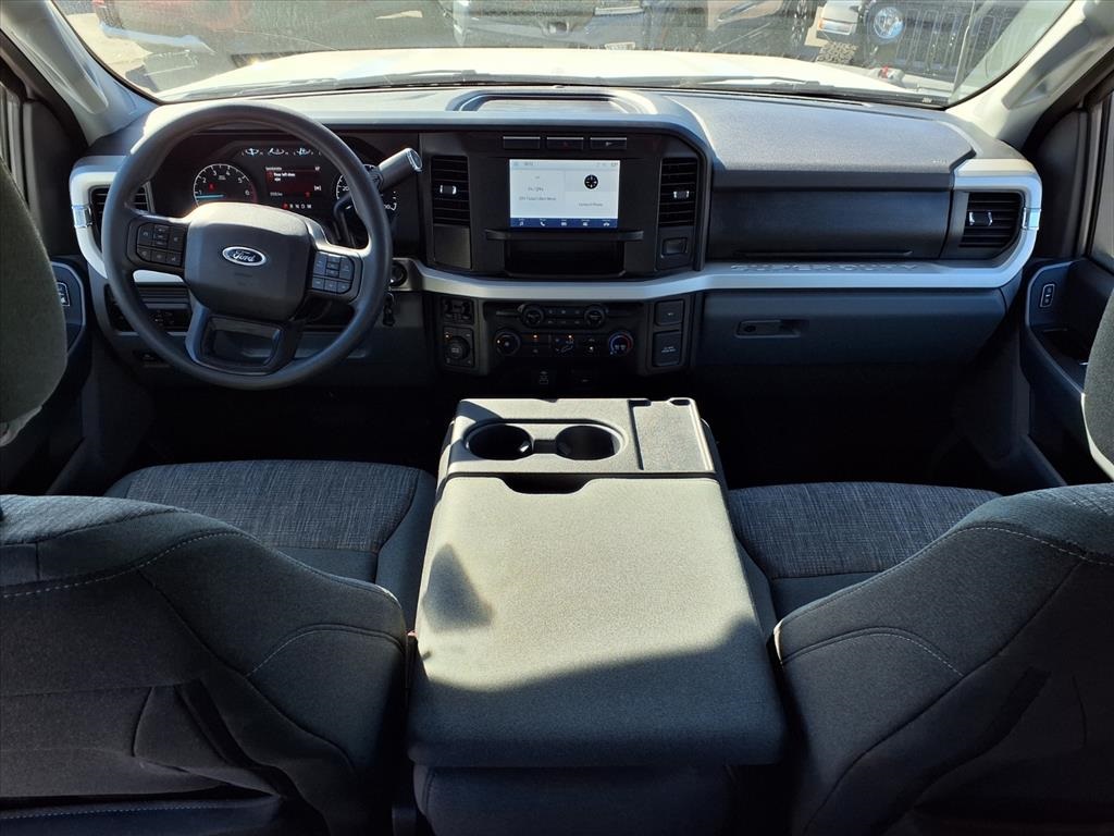 2023 Ford F-350 photo 3