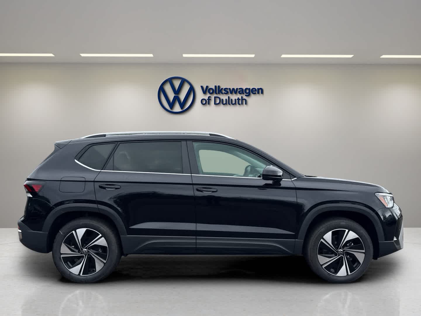 2025 Volkswagen Taos SE photo 5