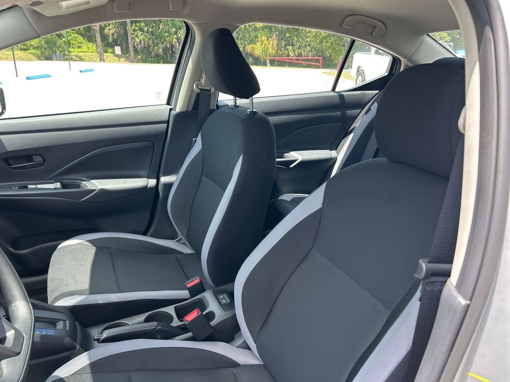 2025 Nissan Versa S photo 12