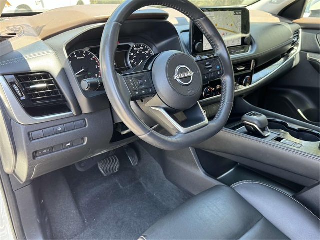 2023 Nissan Rogue SL photo 2