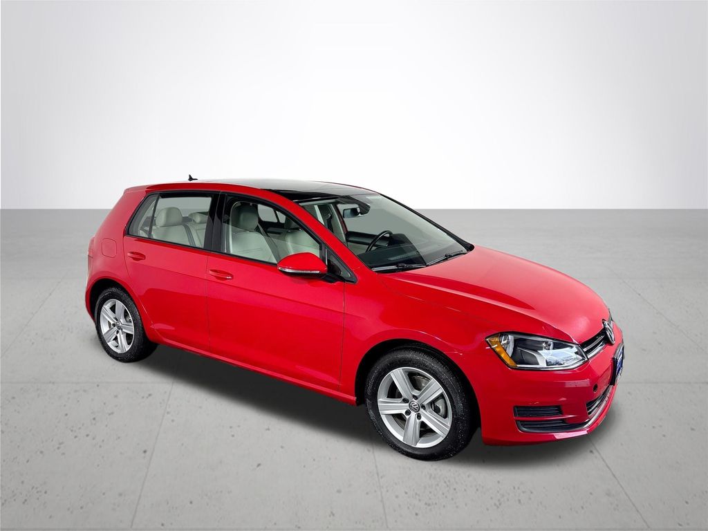 2017 Volkswagen Golf Wolfsburg Edition photo 4