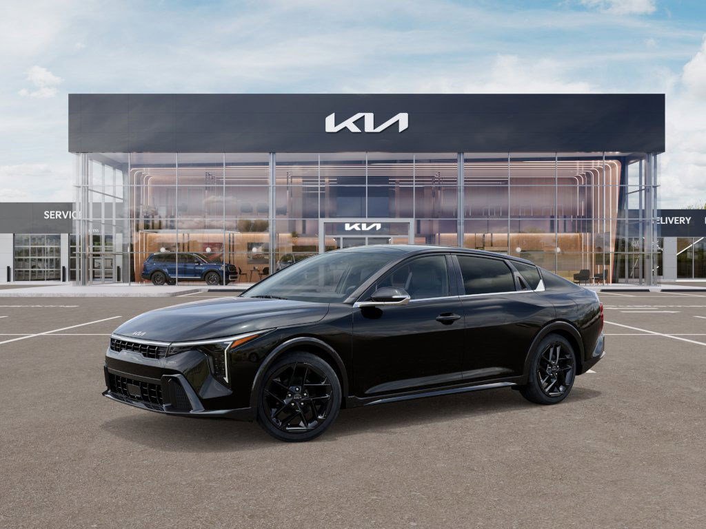 2025 Kia K4 GT-Line Turbo photo 3