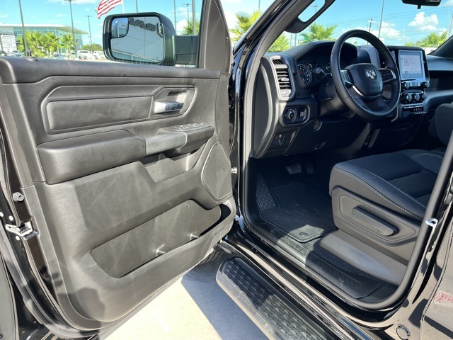 2025 Ram 1500 Tradesman photo 11
