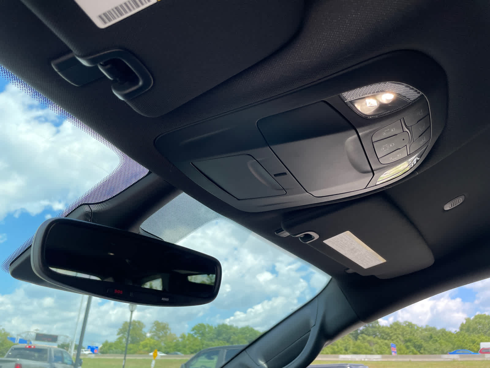 2026 Chrysler Pacifica photo 32