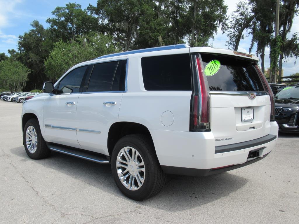 2018 Cadillac Escalade Base photo 3