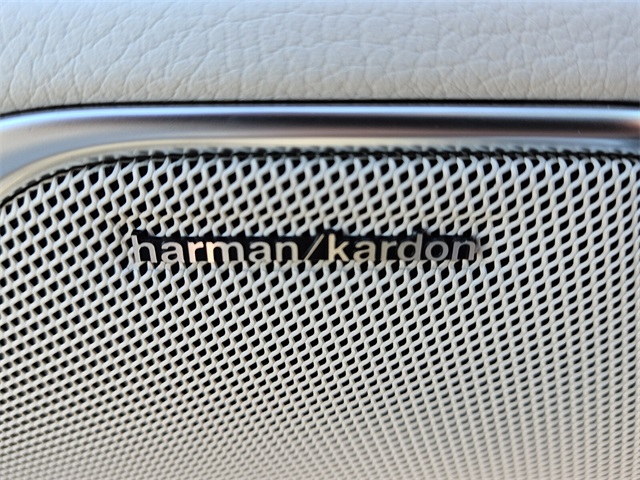 2017 Mercedes Benz SL 550 photo 28