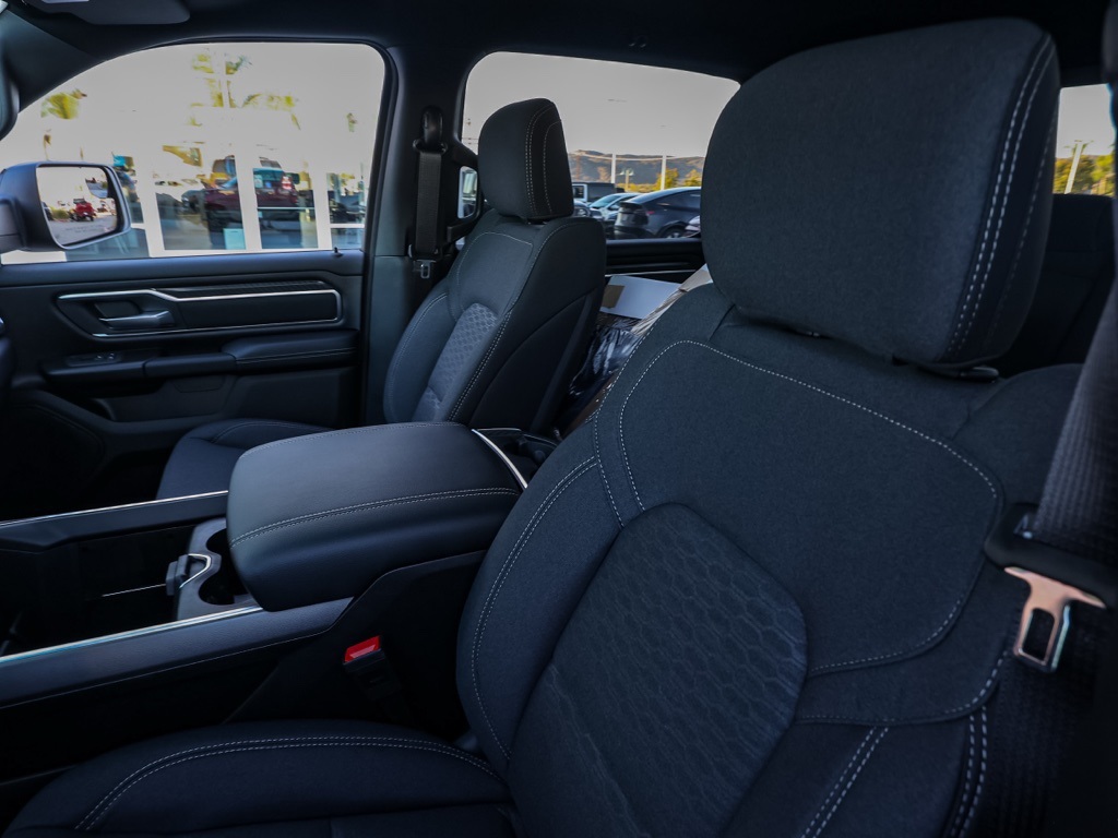 New 2026 Granite Crystal Metallic Clear-Coat Exterior Paint RAM Big Horn/Lone Star image 14