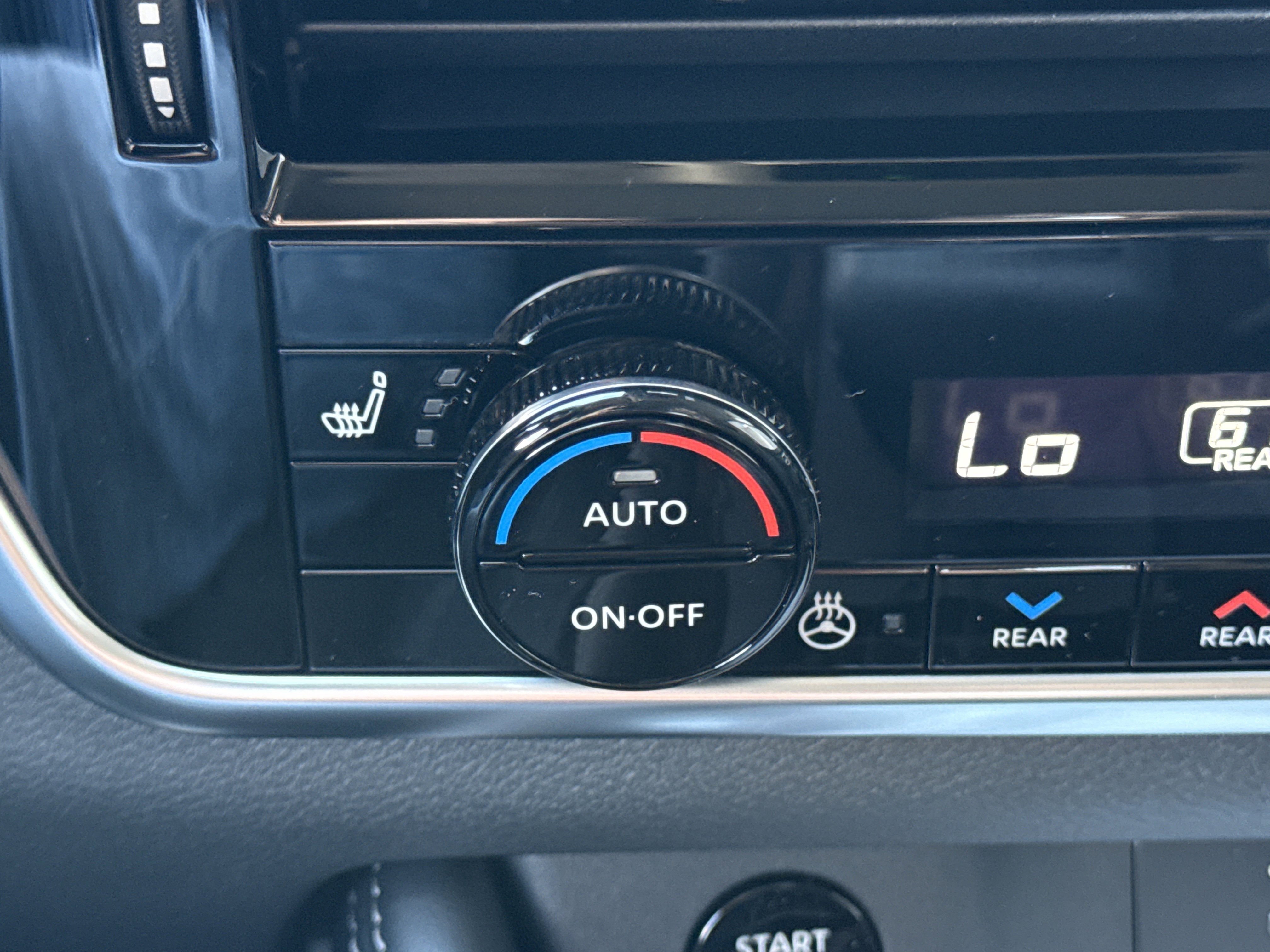 2026 Nissan Rogue Platinum photo 4