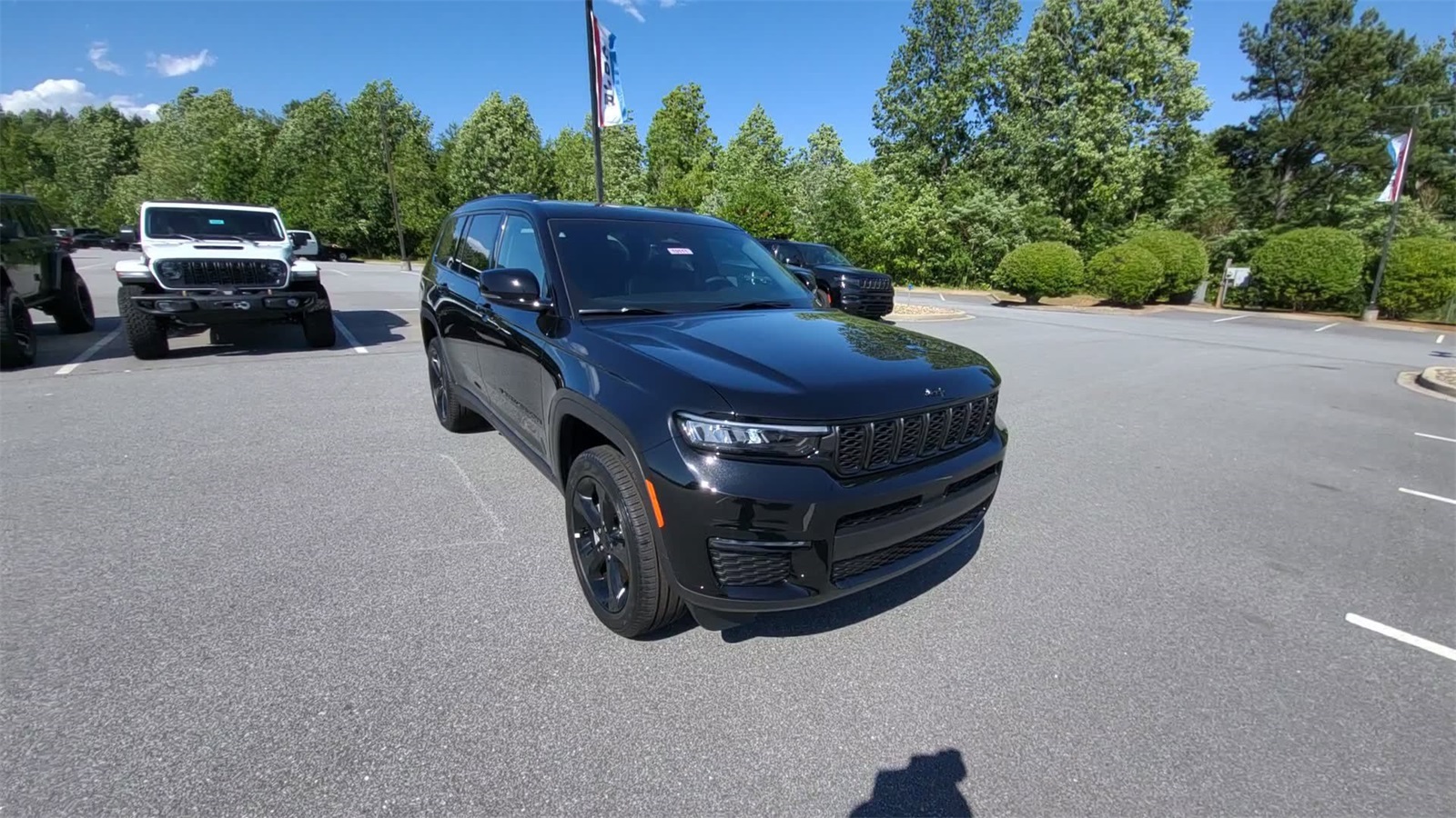 2025 Jeep Grand Cherokee Limited photo 4