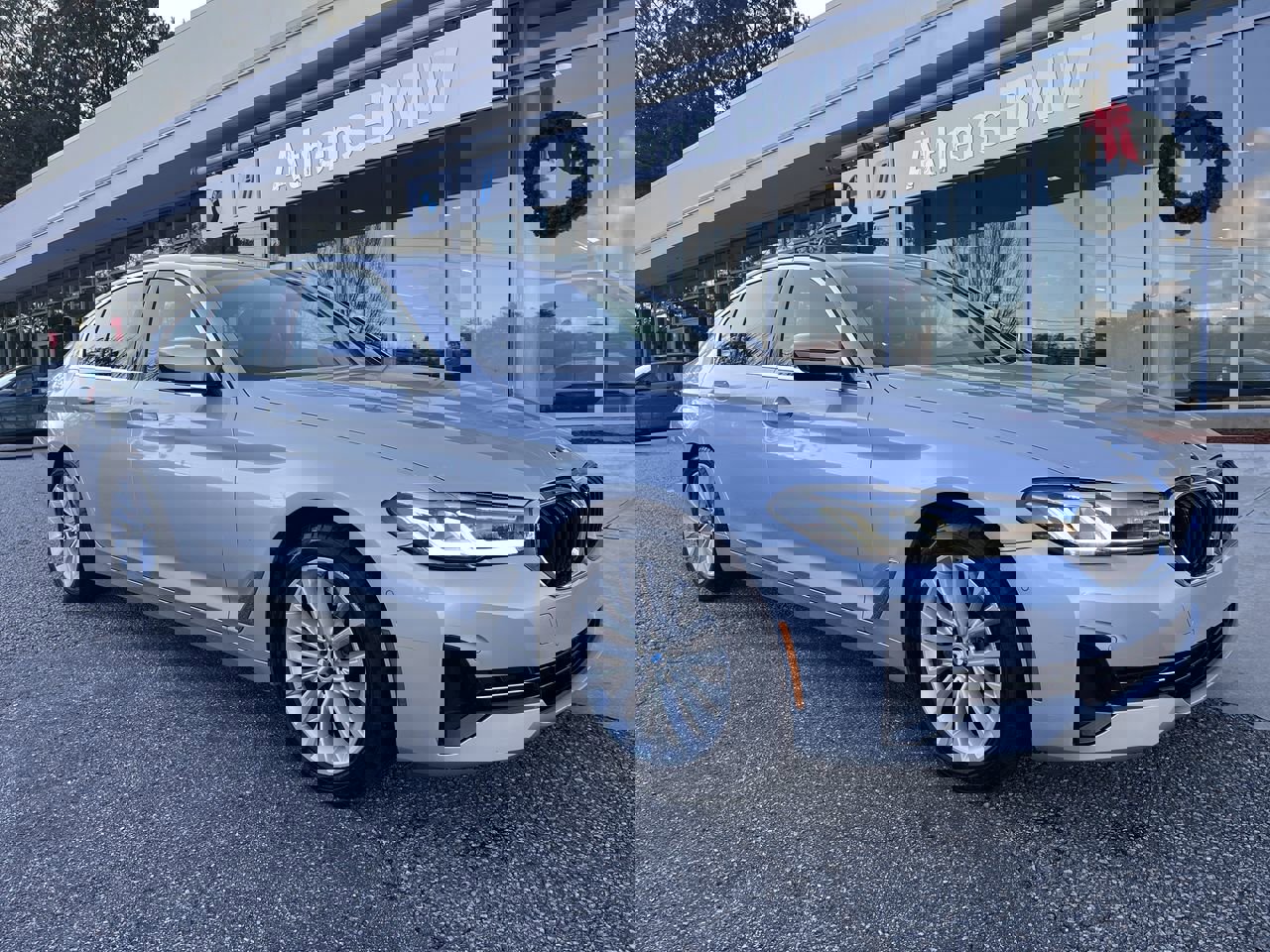 2021 BMW 5 Series 530i's photo